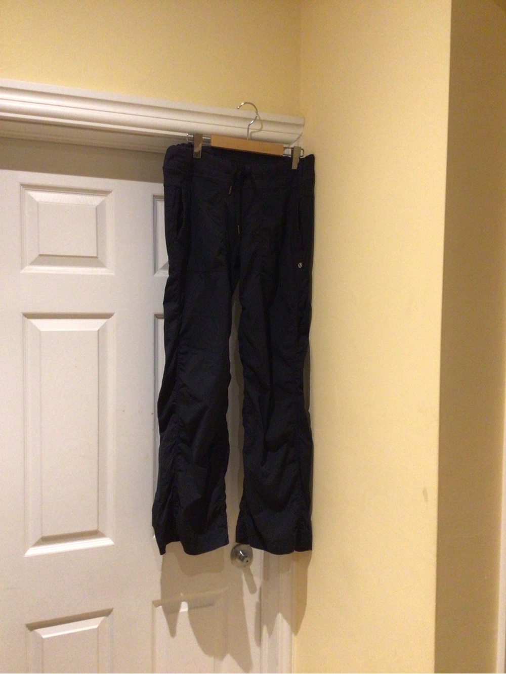 lululemon Althleisure Urban Activewear Black Studio Dance  Pants  No Liner 30’’